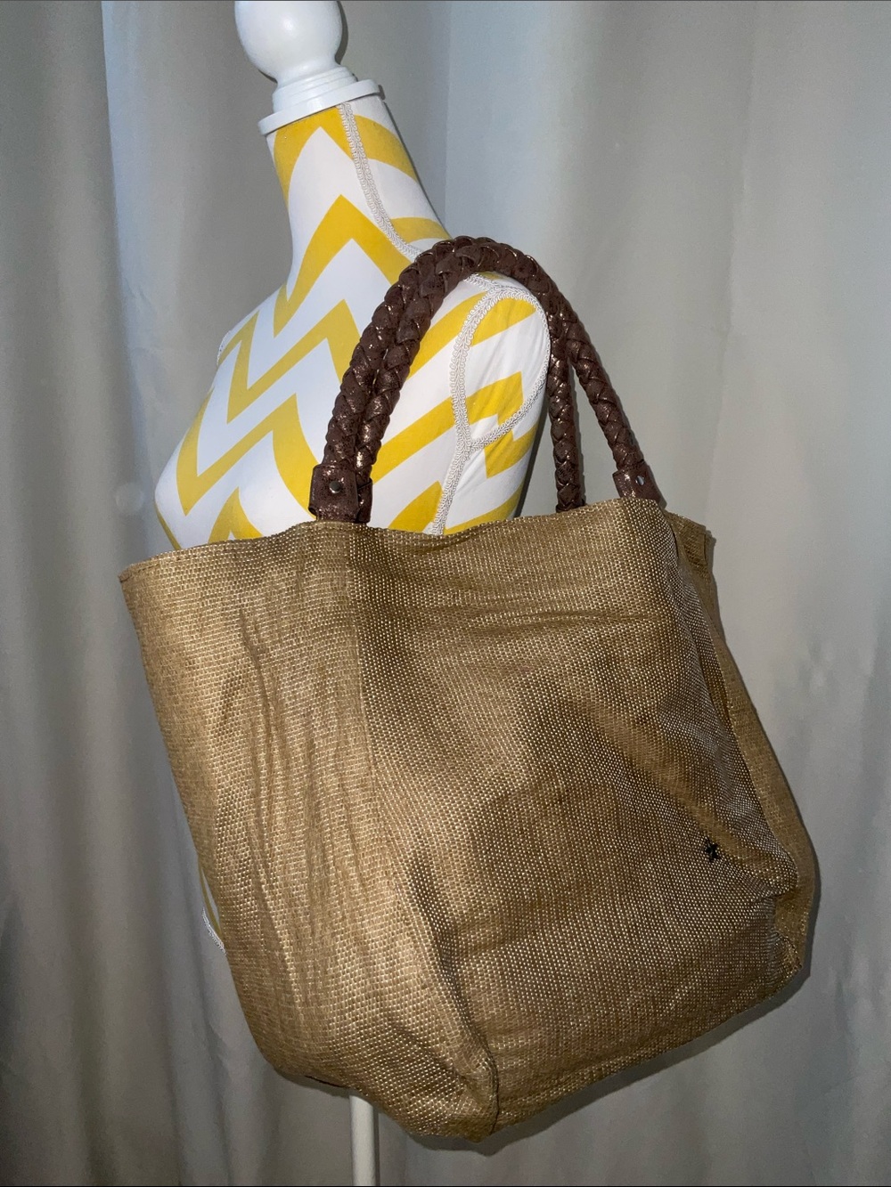 Athleta beachy tote